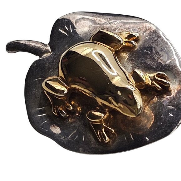 VTG Brooch 3D Frog Gold Bronze Tone Lily Pad Nature Whimsigoth Fairy Core Pin - Picture 5 of 15